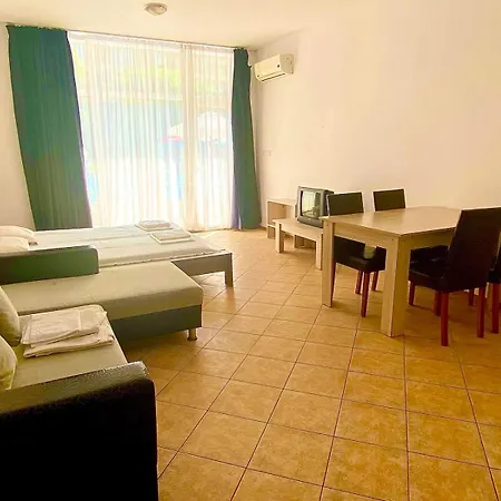 Grand Kamelia Sunny Apartament *